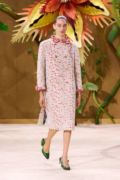 Look 9